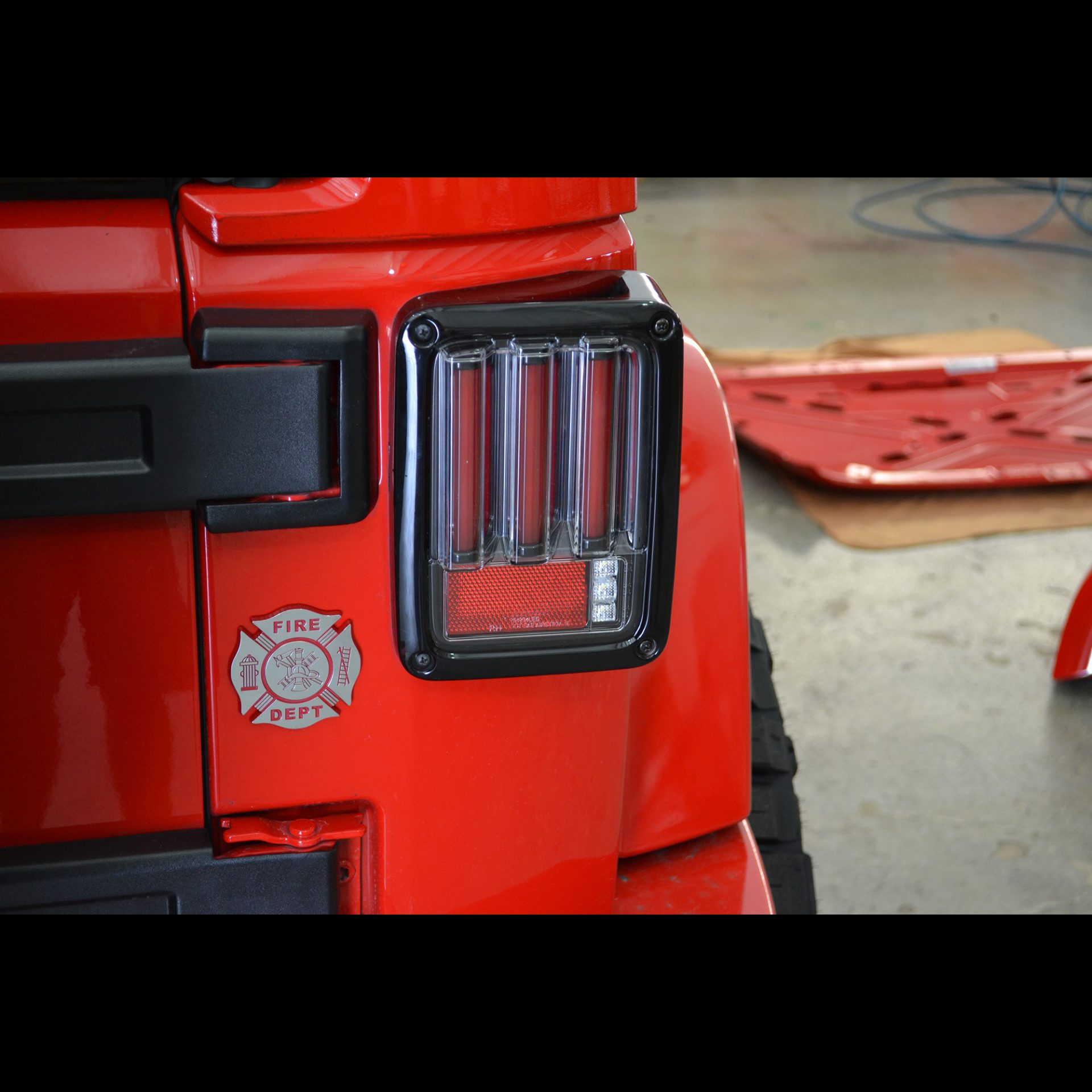 Jeep JK Wrangler 07-18 Tail Lights OLED in Smoked - GoRECON