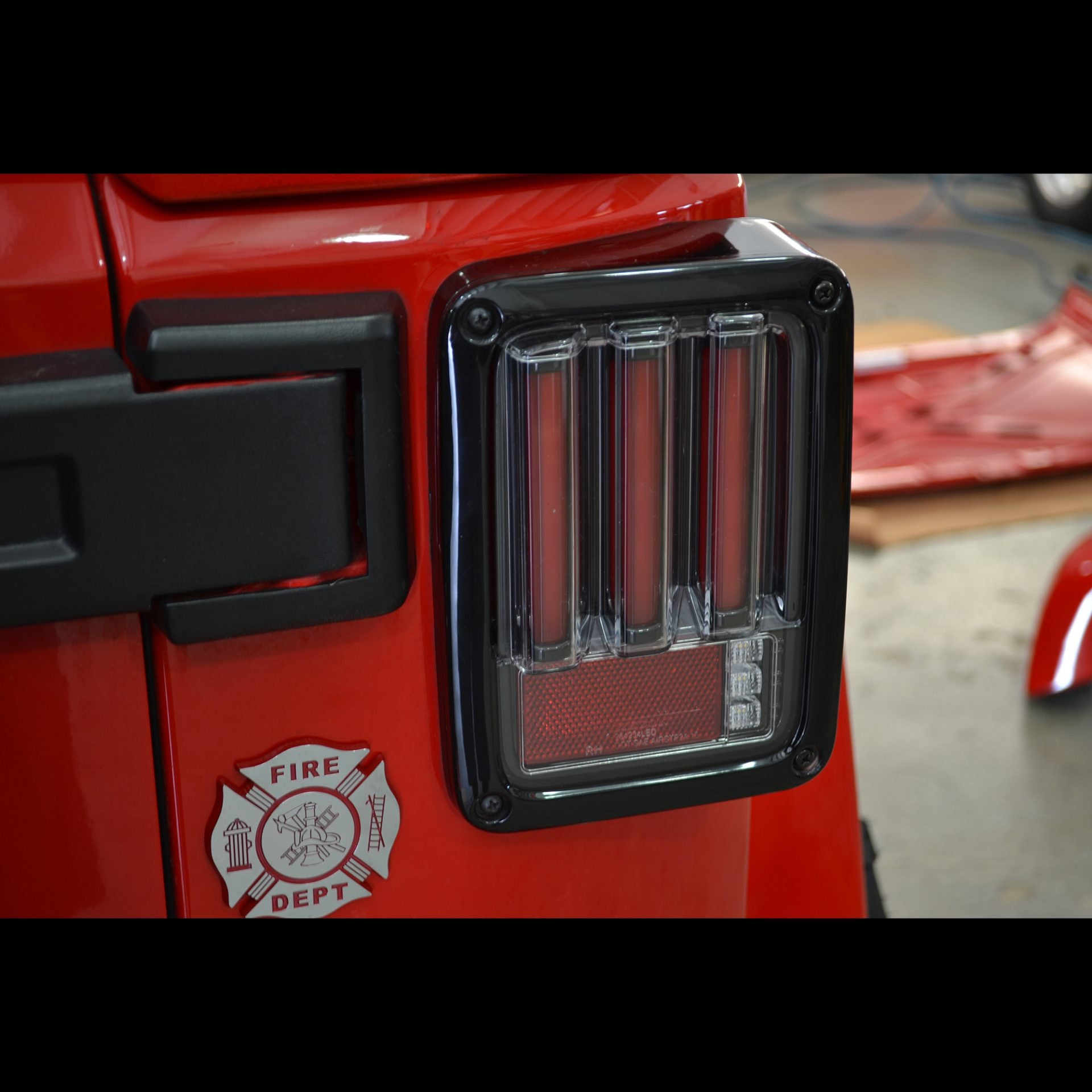 Jeep JK Wrangler 07-18 Tail Lights OLED in Smoked - GoRECON