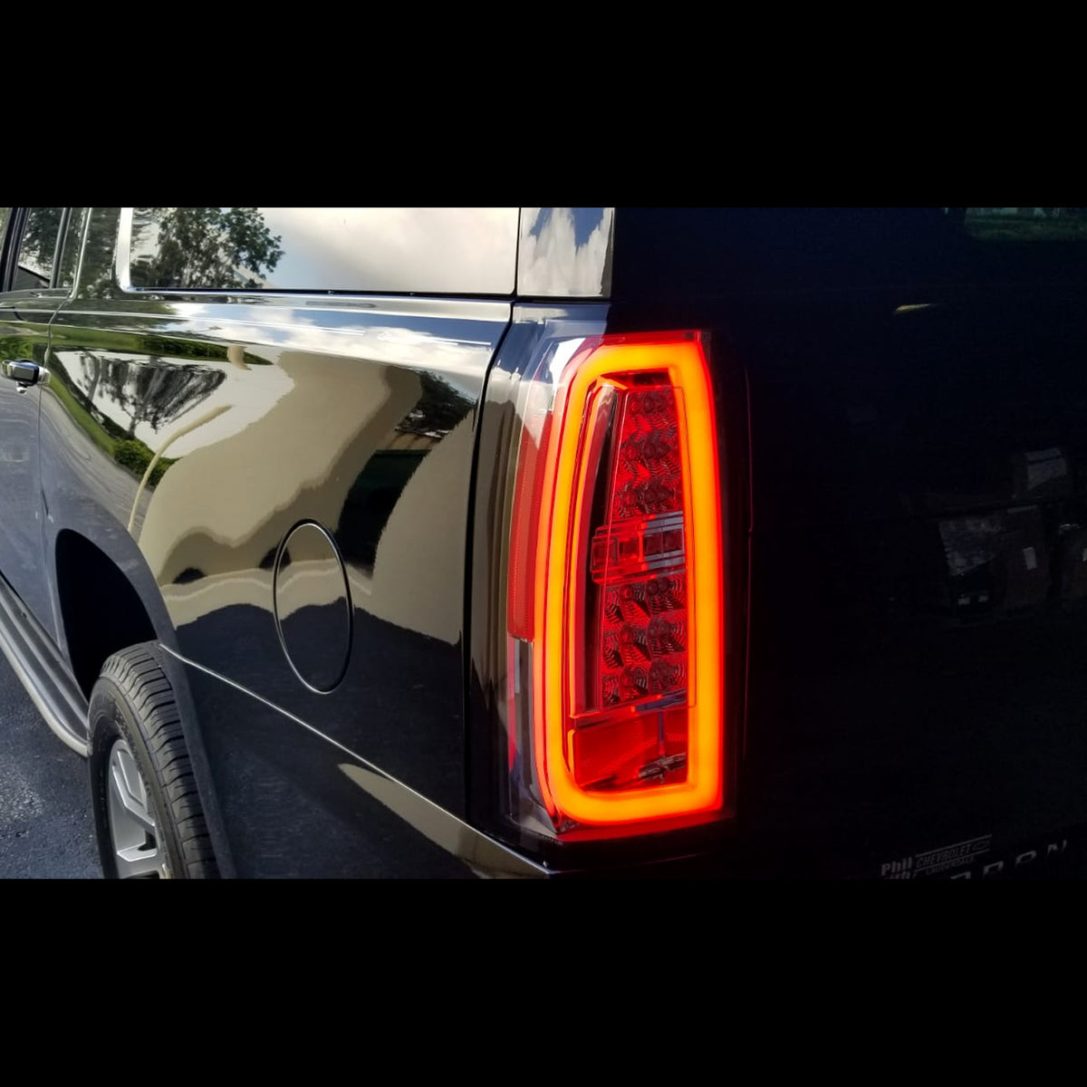 Chevy Tahoe &amp; Suburban 15-19 OLED Bar-Style LED TAIL LIGHTS - Clear Lens