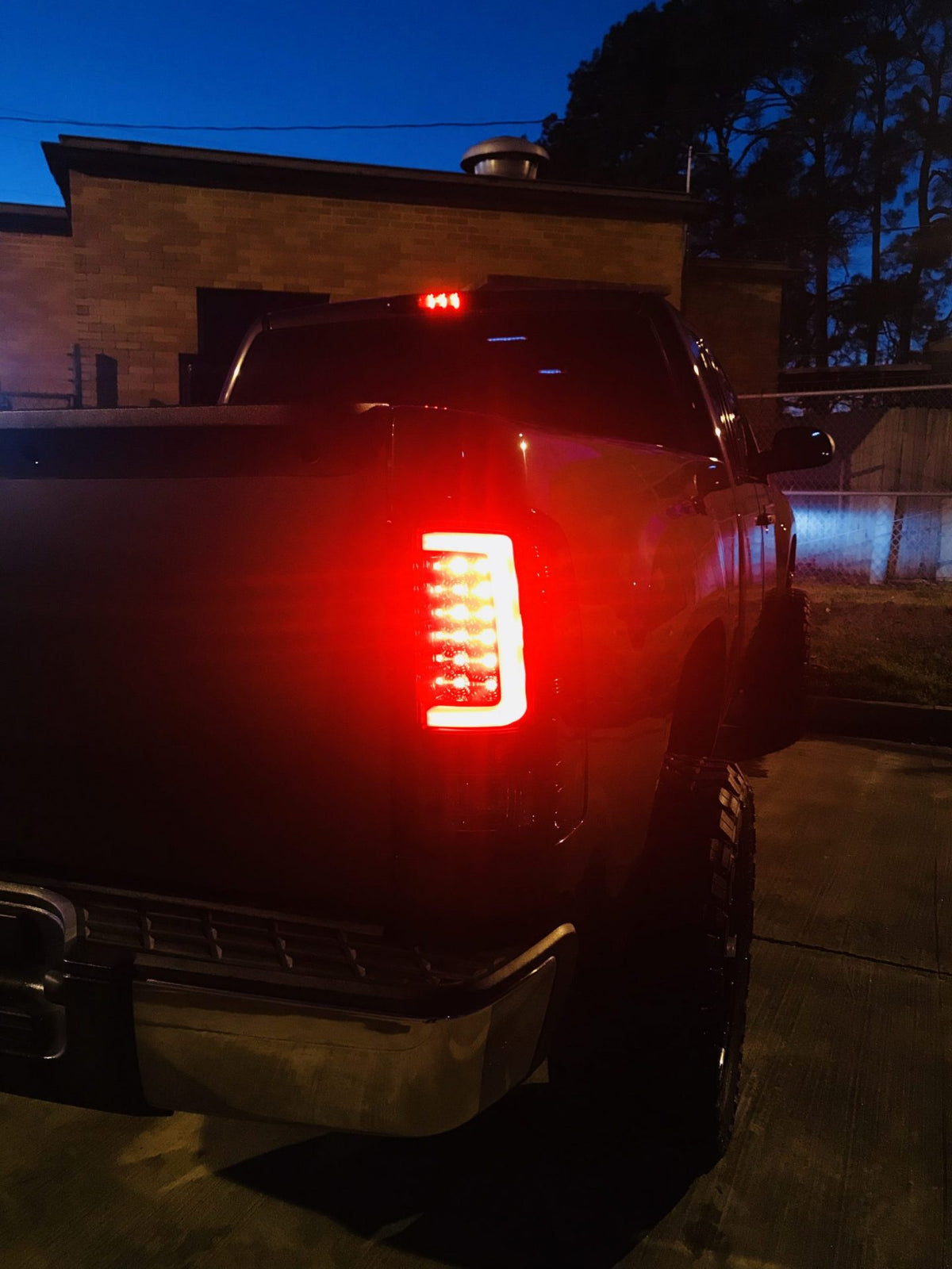 GMC Sierra 07-13 Tail Lights OLED in Smoked